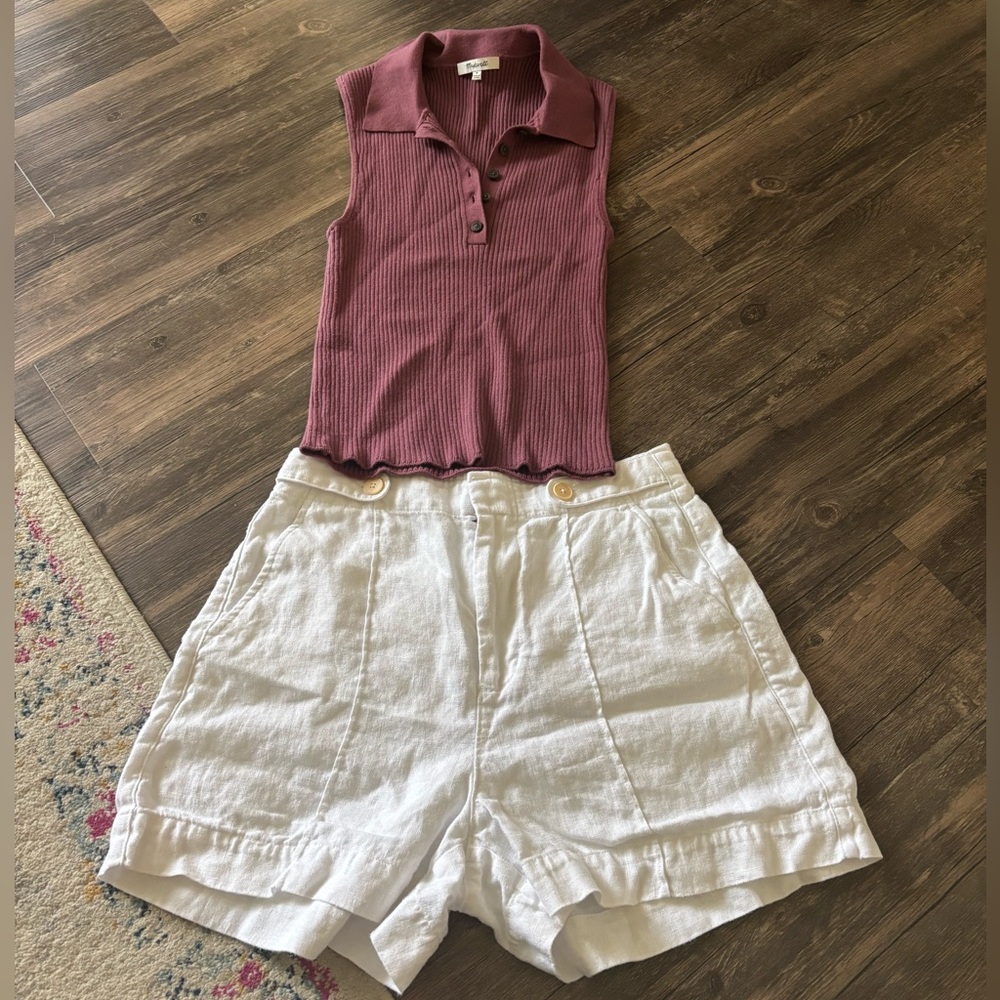 Capsule Summer: Madewell White Linen-Blend High-Rise Shorts and Madewell top.